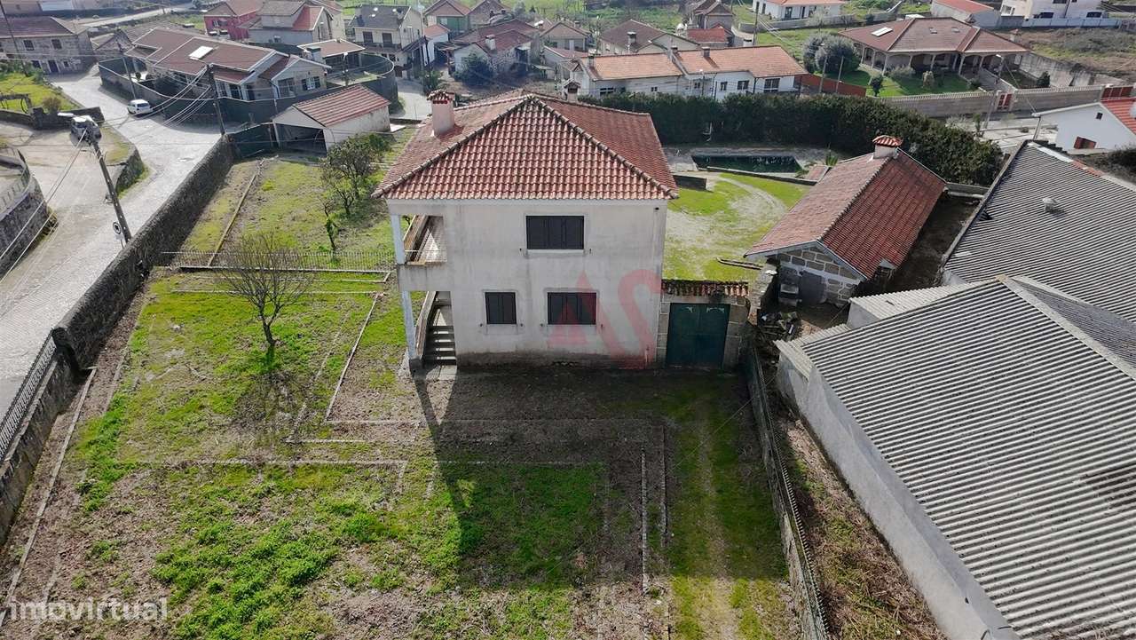 Moradia T4 com Piscina e Terreno de 2.407m² | Raimonda, Paços de Ferre - Grande imagem: 3/49