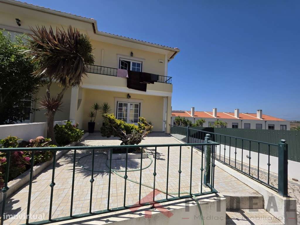 Moradia T3 próxima da Praia da Areia Branca-23