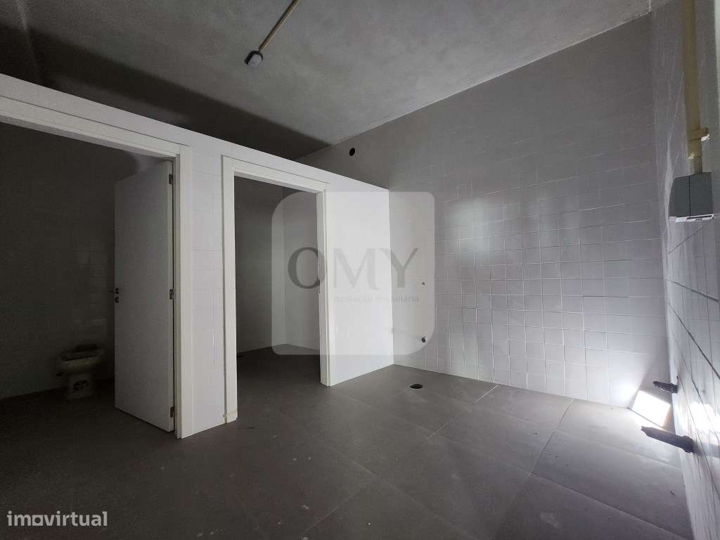 Loja de 770m2 Junto ao Mercado Municipal em Vila Real - Grande imagem: 4/15