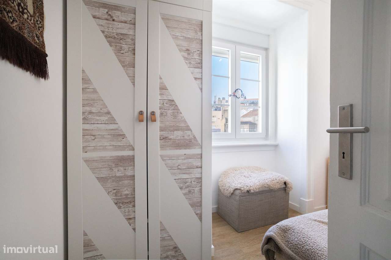Apartamento Familiar totalmente Remodelado no Coração de Lisboa com Vi-14