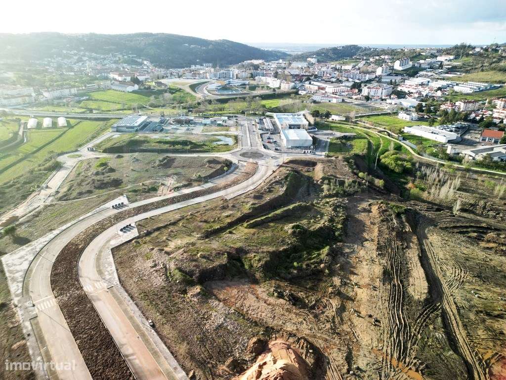 Novo apartamento T2, terraço e garagem box, junto ao centro Alcobaça-28