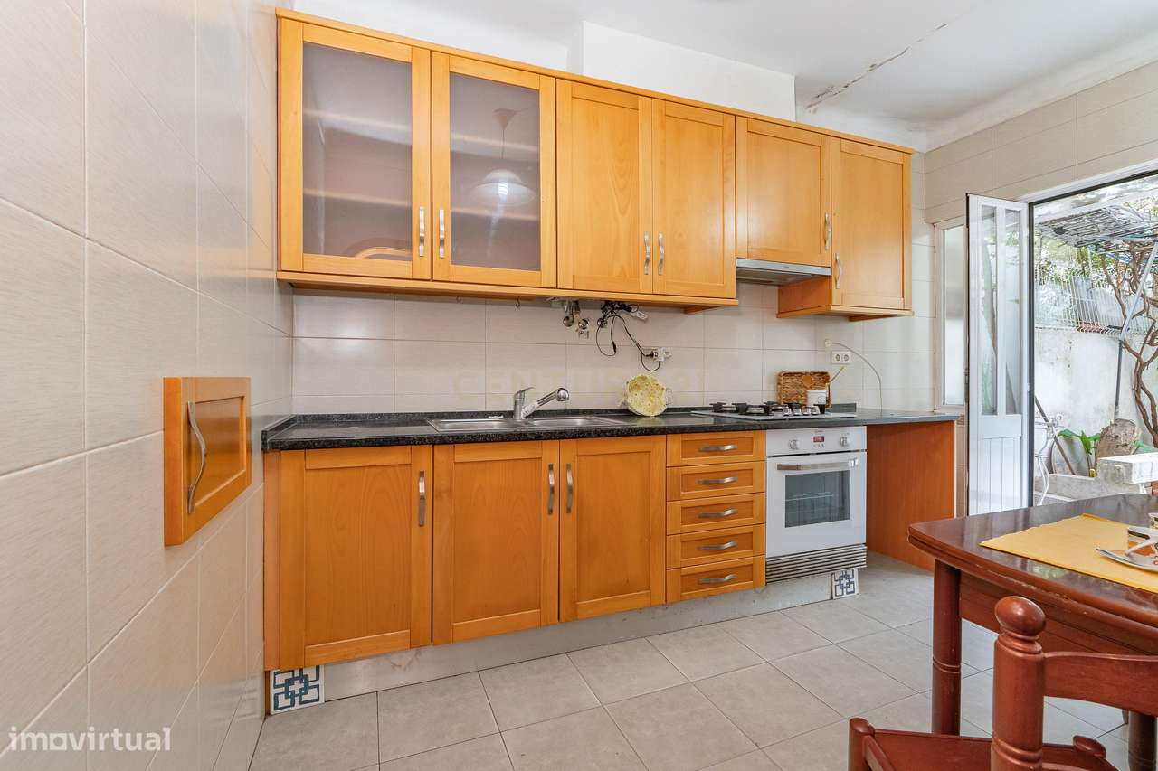 T2 central e com terraço,  possibilidade de ficar mobilado - Grande imagem: 3/34