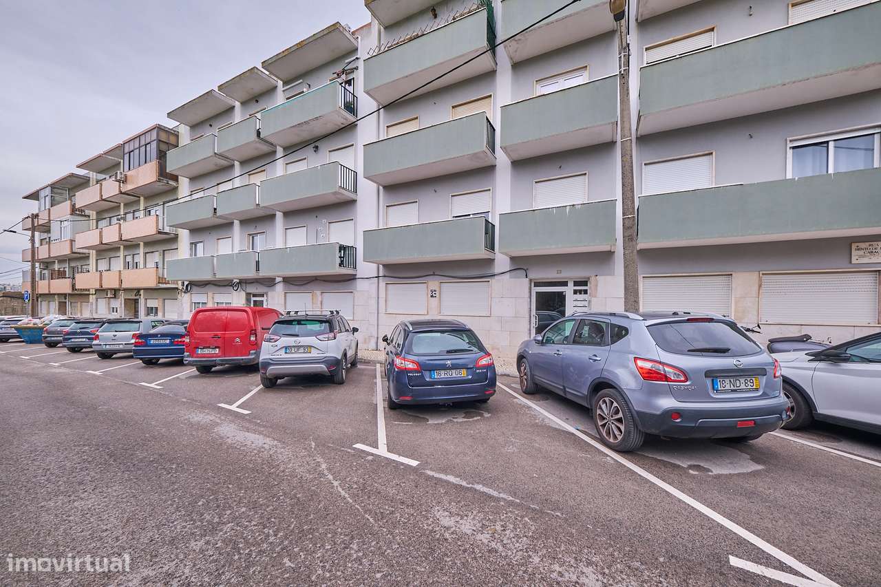 Apartamento T3 com varanda na Sobreda-17