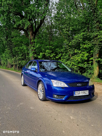 Ford Mondeo V6 ST 220 - 1