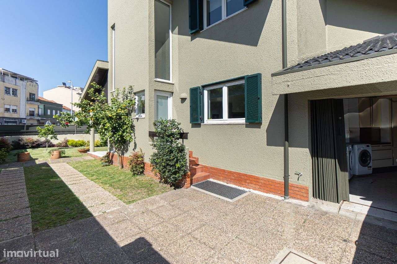 Moradia totalmente remodelada na melhor zona das Antas-54