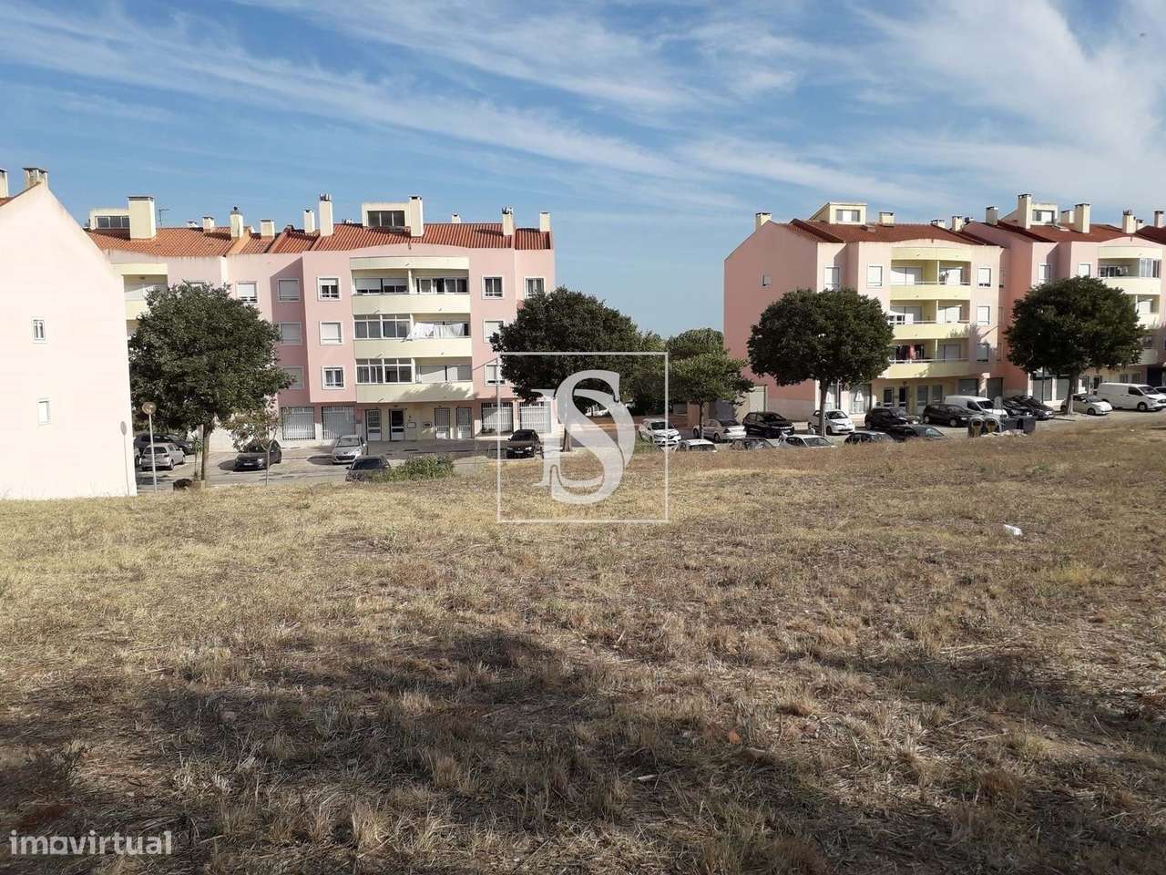 Terreno urbanizado em loteamento Cabo Vialonga-0