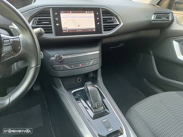 Peugeot 308 1.5 BlueHDi Style J17 EAT8 - 13