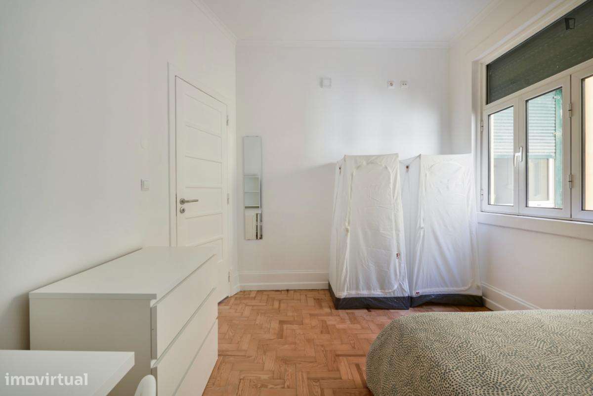 Quarto - localizado em Marquês de Pombal Lisbon - Grande imagem: 5/7