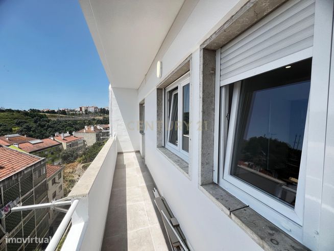 T2 com 90m² | Totalmente Remodelado com Acabamentos de Luxo – Sacavém-5