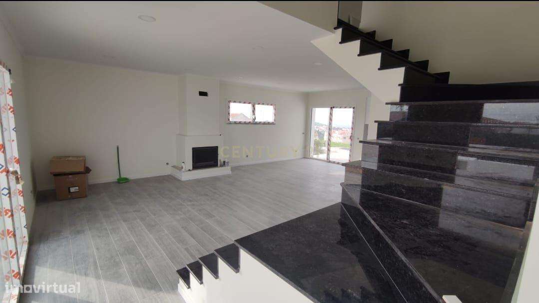 Moradia Geminada 6 assoalhadas, em Santiago do Cacém - Grande imagem: 4/29