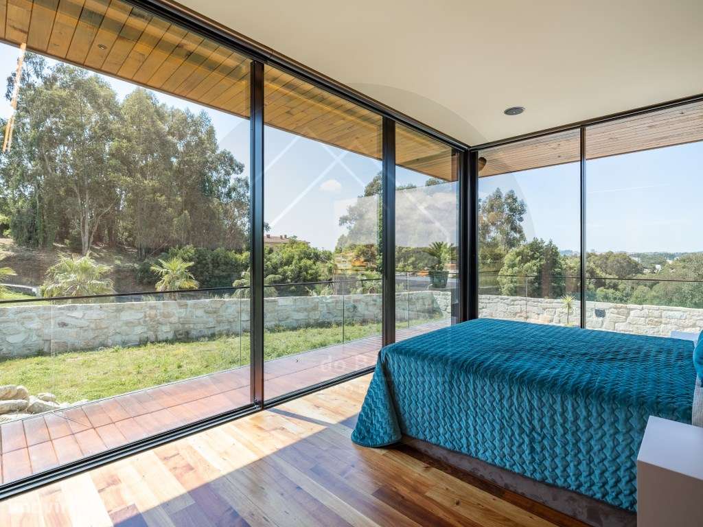 Moradia T6, térrea contemporânea, piscina, terraços e jardim junto ...-45