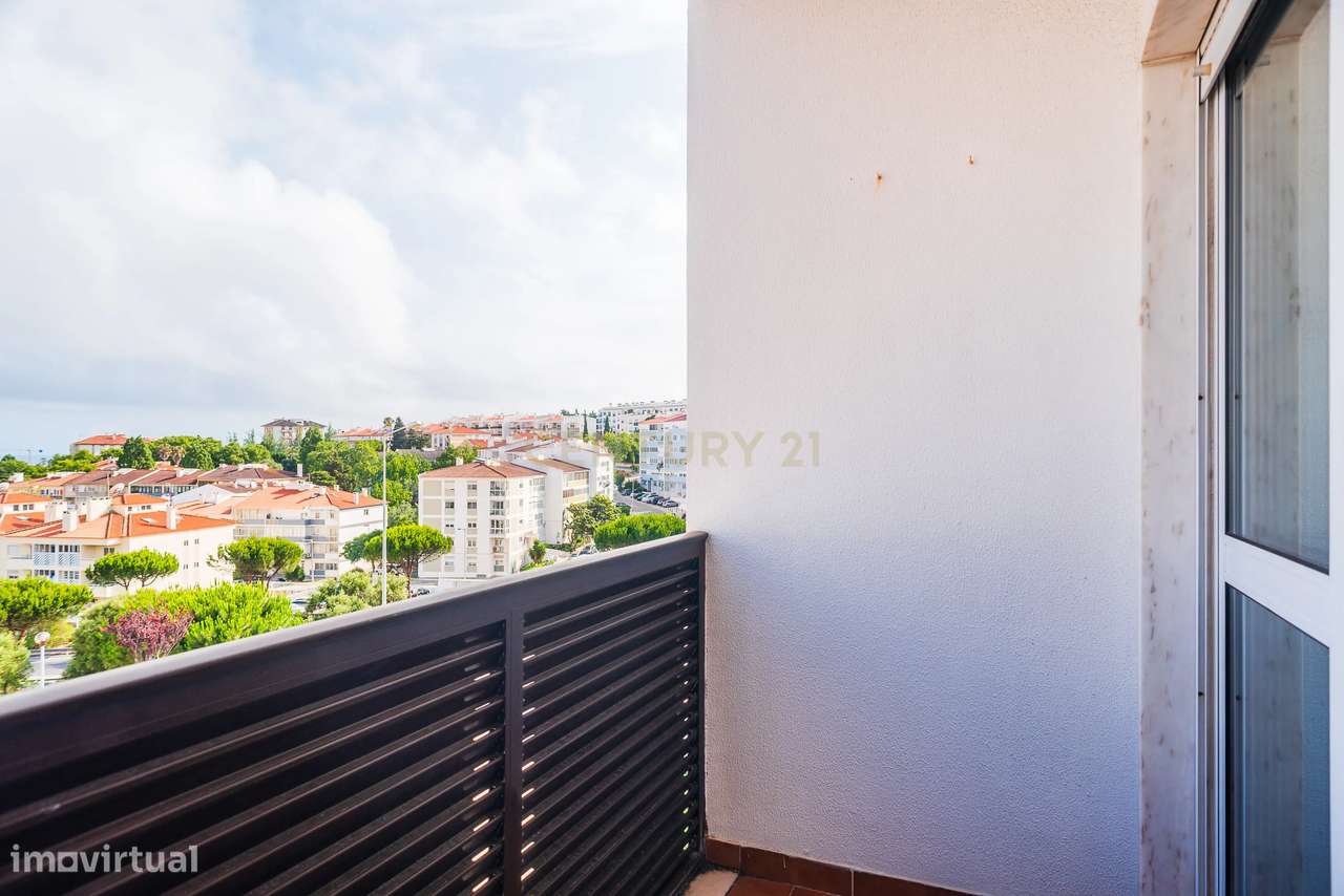 Duplex T3+3 com Vista Mar e Garagem Box – junto à praia e à A5-12