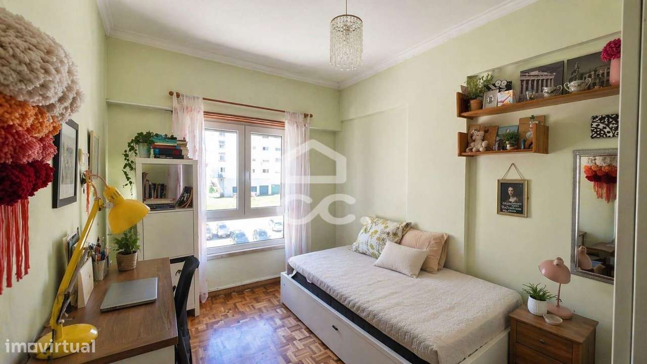 Apartamento T3 com Vista Cidade em Agualva e Mira-Sintra-4