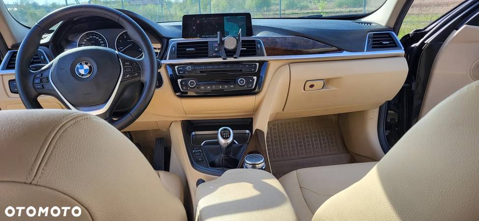 BMW Seria 3 320d Luxury Line - 8