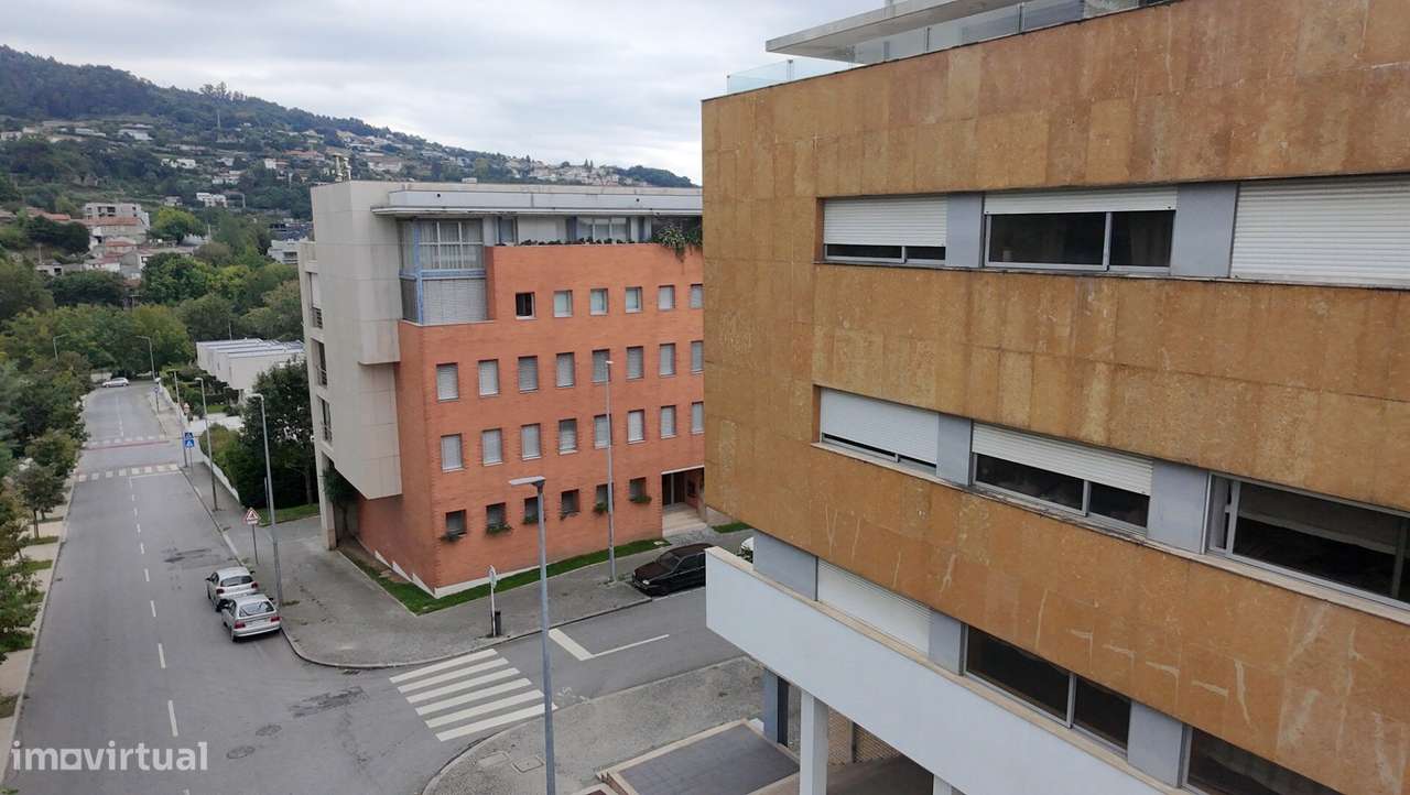 T3 no Centro de Guimarães junto ao Parque da Cidade-3