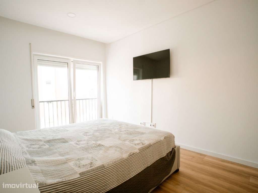 Apartamento T2 totalmente remodelado Baixa da Banheira-10