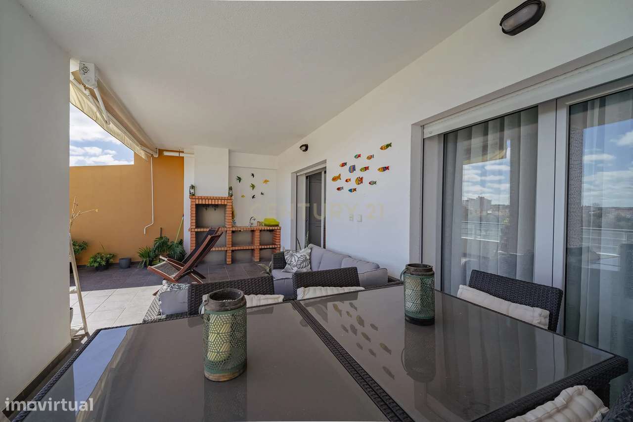 Apartamento T2 Duplex com terraço em condomínio privado-29