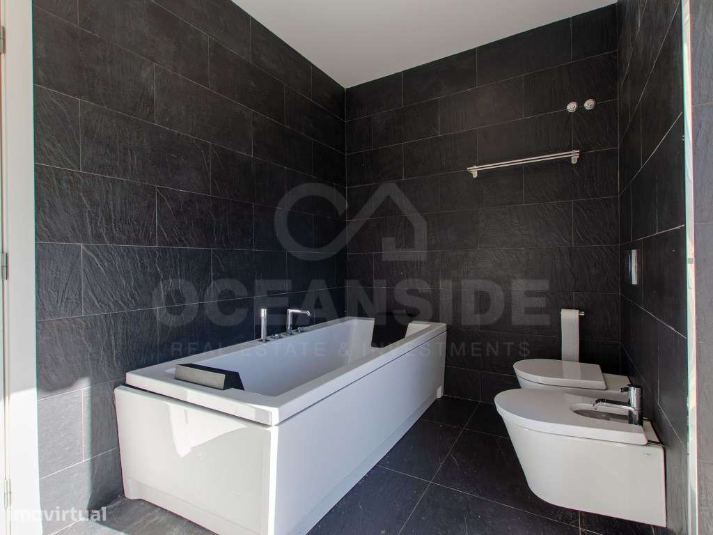 Moradia T4 + 1 em Tercena-36