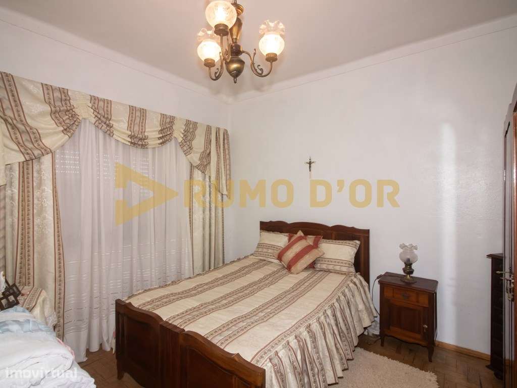 2 Moradias T3 para Recuperar em Penafirme da Ventosa, Alenquer-20