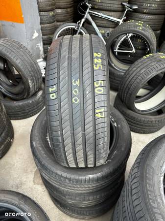 225/50x17 Michelin - 2