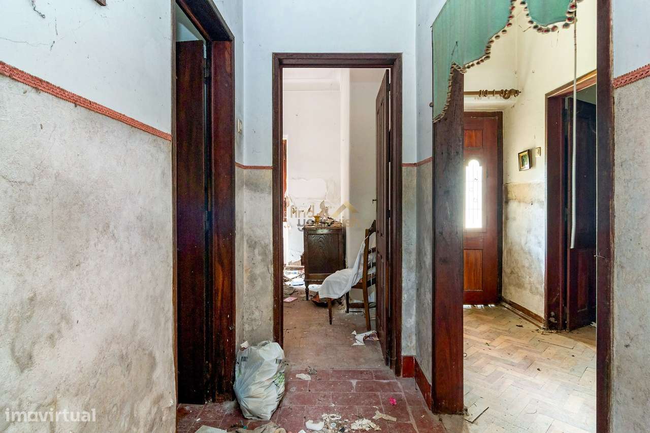 Moradia T3 com Terreno de 2.270m² no Centro do Entroncamento-14