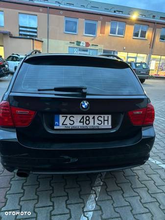 BMW Seria 3 320i - 5