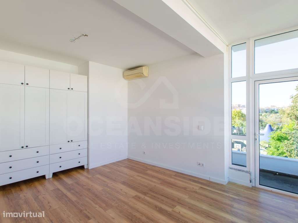 Moradia T4 + 1 em Tercena-23