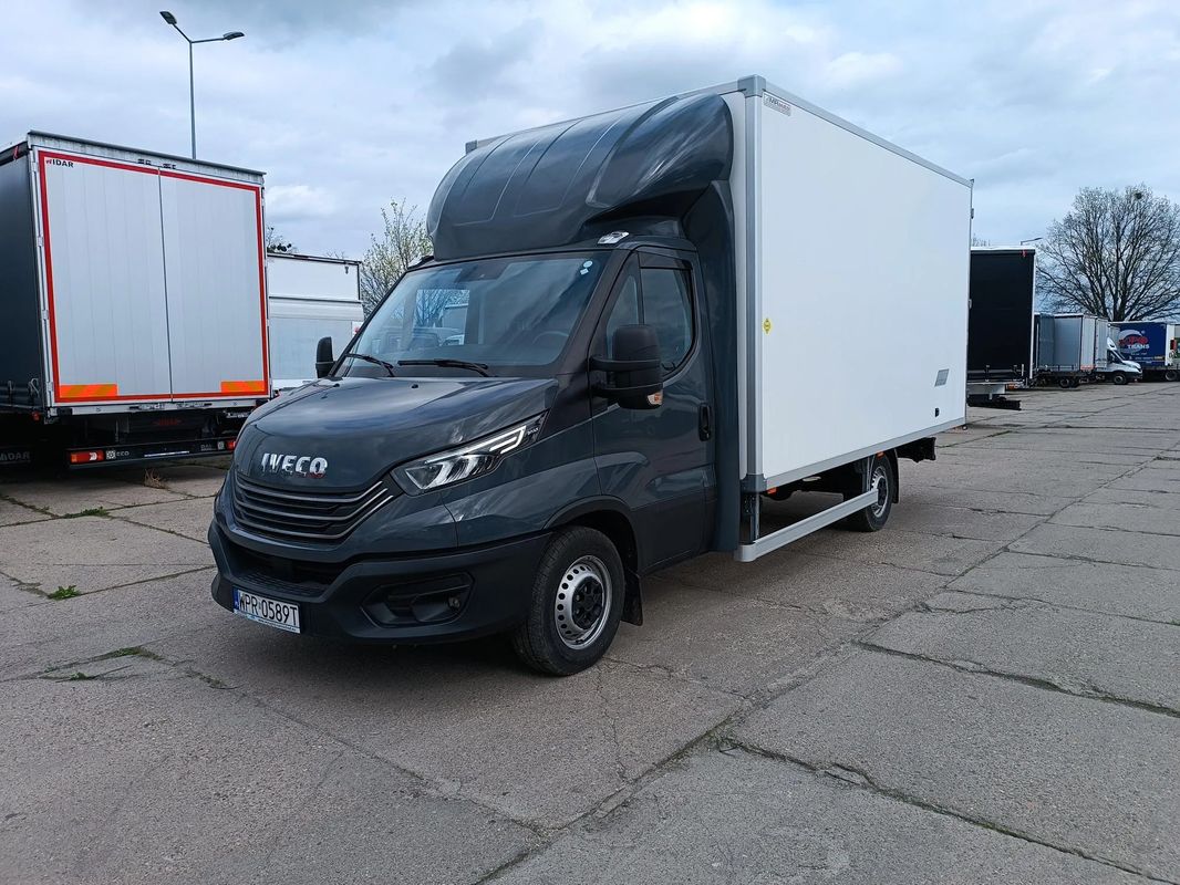 Iveco 35S18 KONTENER JAK NOWY !!! Mały przebieg 17302 km, pierwszy właściciel, serwisowany ASO