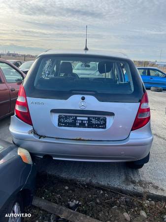 Usa Fata Stanga Mercedes-Benz A 2006 Hatchback Gri - 3