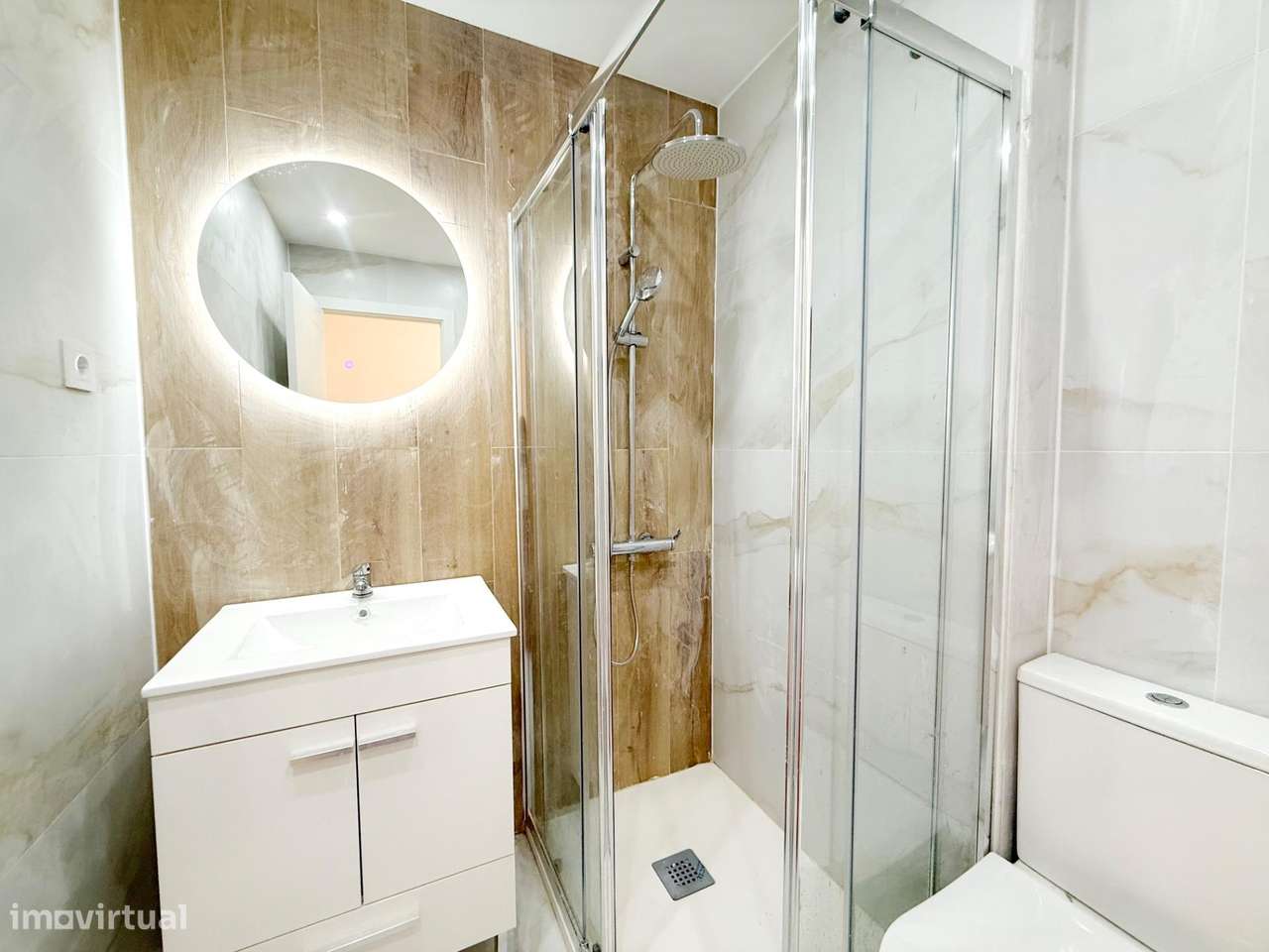 T2 em Santa Iria da Azóia c/ vista rio e arrecadação!-8