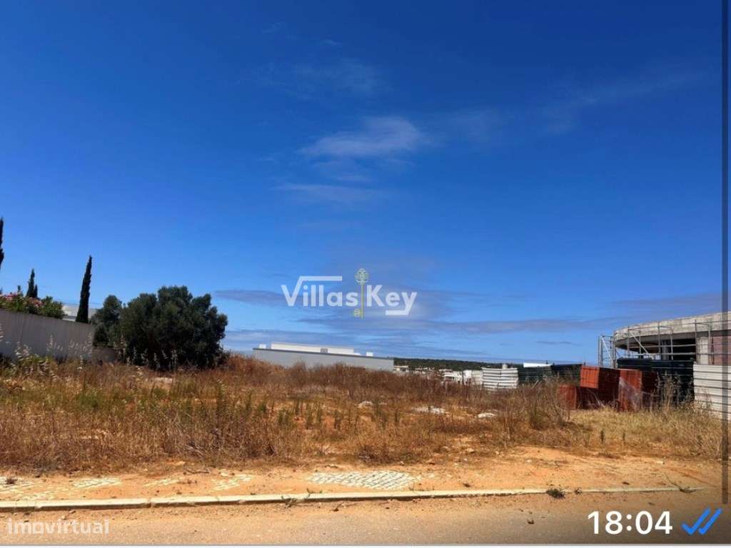 Moradia com 3 quartos, jardim, piscina, vista mar, ao lado da praia...-7