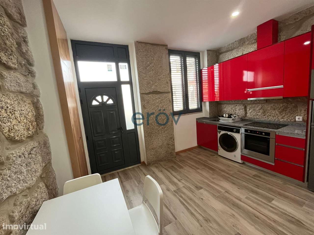 Moradia Convertida em 3 Apartamentos – Areosa, Paranhos | Porto - Grande imagem: 2/30