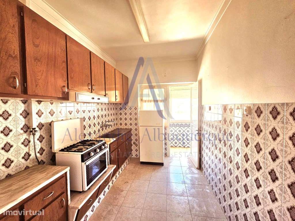 Apartamento T1 com vista Rio no Centro de Almada-19