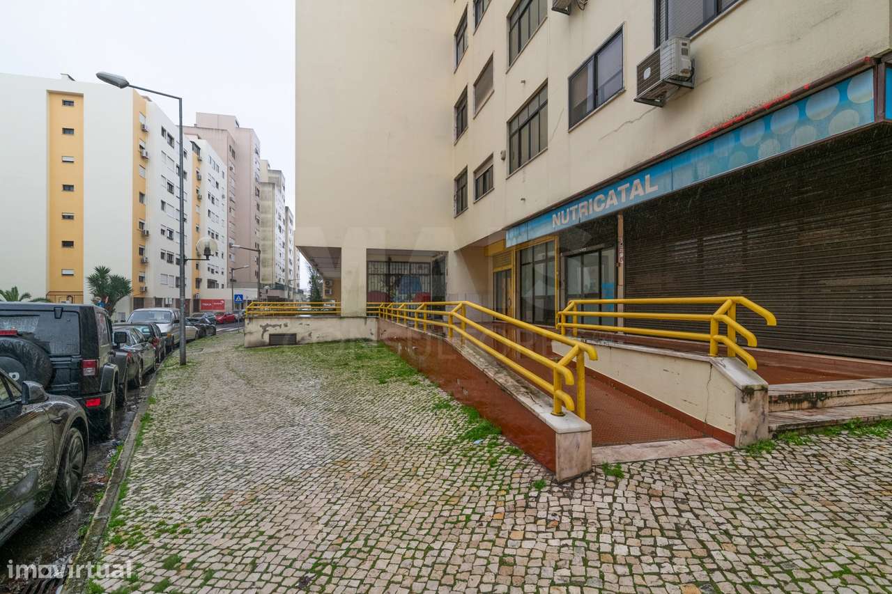 Apartamento T1 no centro de Benfica - Grande imagem: 5/27