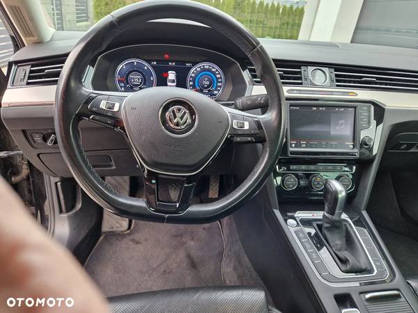 Volkswagen Passat - 8