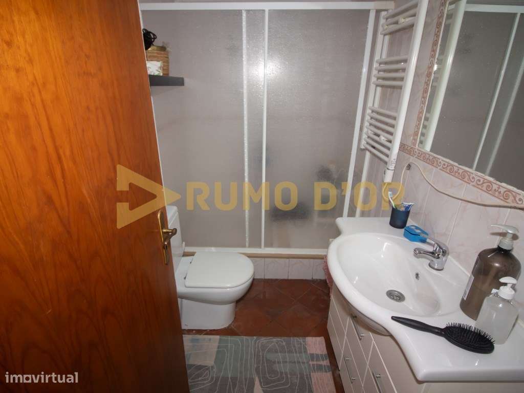 Moradia T3 +1 com Excelente Espaço e Tradição no Tojal - Alenquer-14