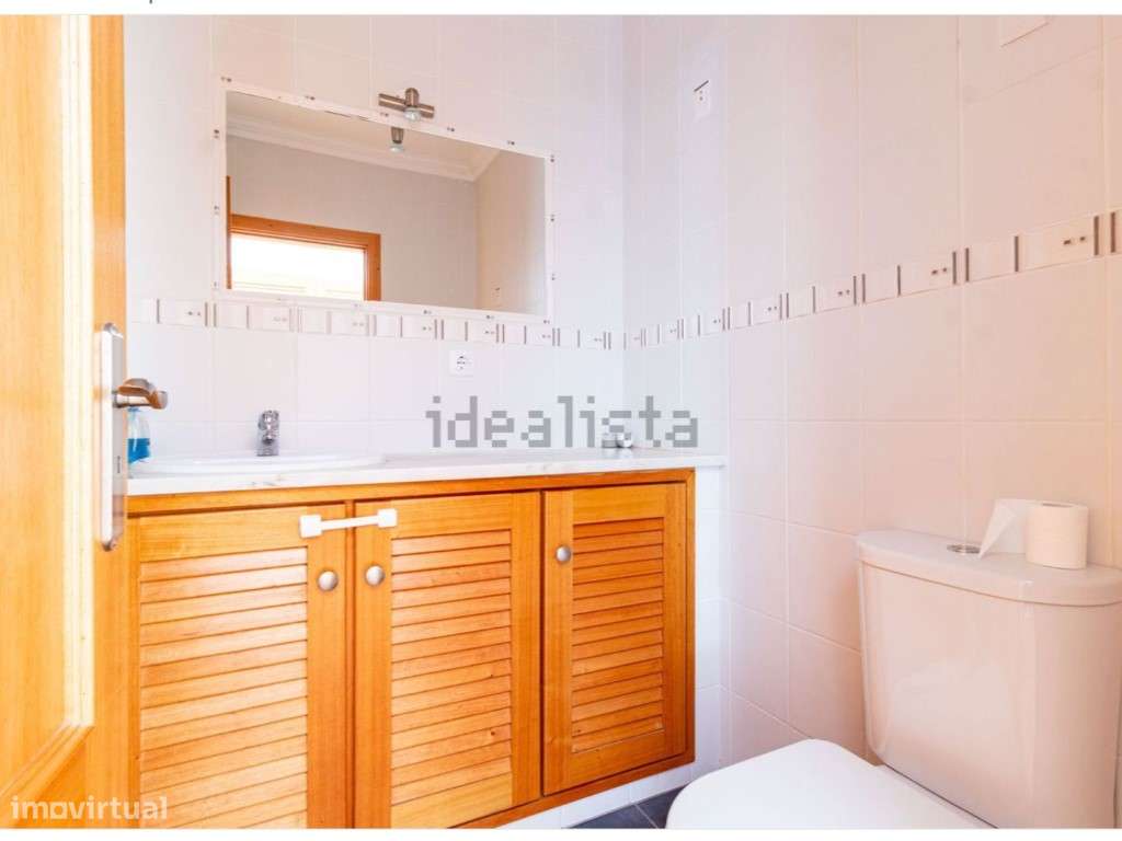 Moradia T4 com Piscina e Jardim nas margens da Lagoa-21