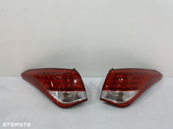 HYUNDAI I40 SEDAN LAMPA TYŁ PRAWA LEWA EUROPA 92401-3Z3 92402-3Z3 - 1