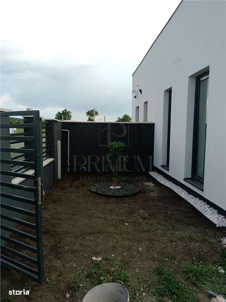 Sacalaz- proiect deosebit-4 camere- curte interioara - Imagine principală: 2/5