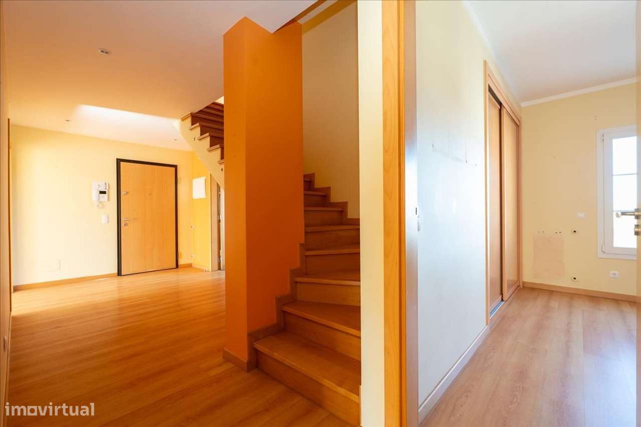 Apartamento T3 Duplex com Vista Mar e Serra na Ericeira - Grande imagem: 3/29