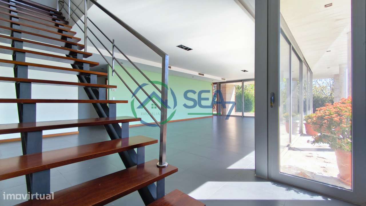 Moradia T6 com grande terreno, Meadela-7