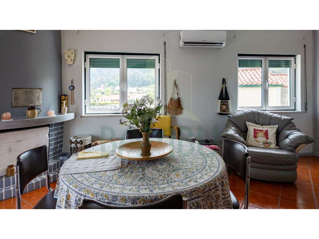 Moledo - Andar Moradia T2 duplex com vista mar-8