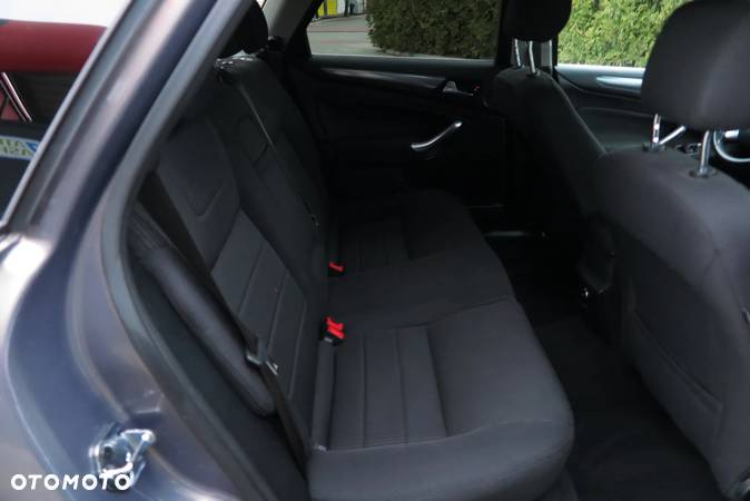 Ford Mondeo 2.0 TDCi Platinium X Plus (Titanium) - 31