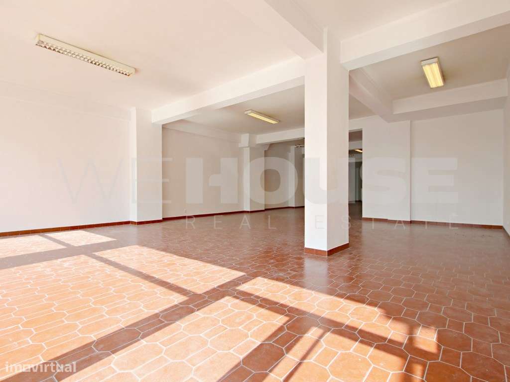 Loja com 274m² para venda no coração do Barreiro-10