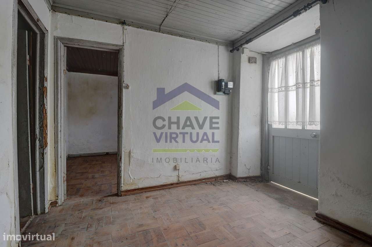 Moradia V2 com Terreno e Anexos - Bombarral - Delgada - Grande imagem: 4/26