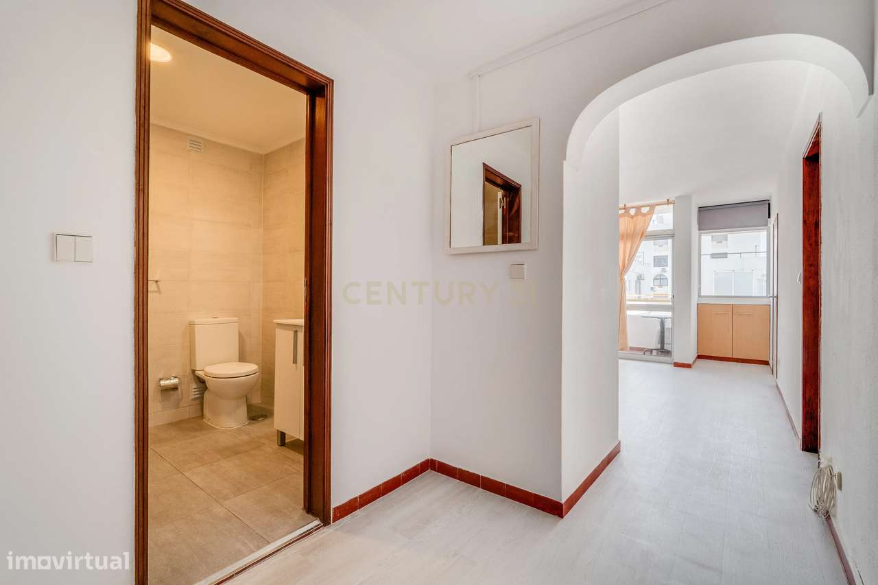 Apartamento T1 +1 em Quarteira-20