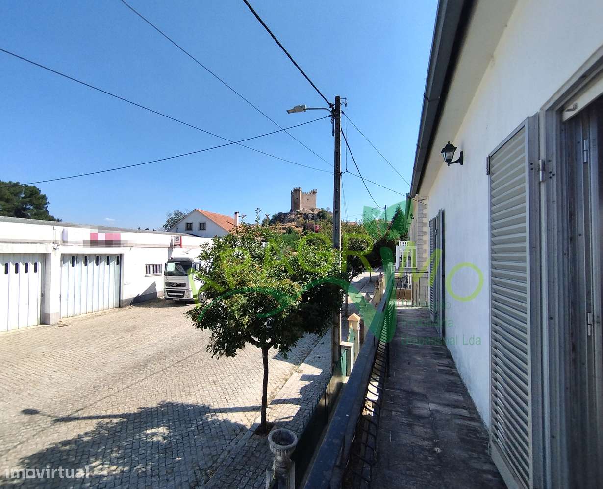 Moradia próxima do centro histórico de Penedono-7