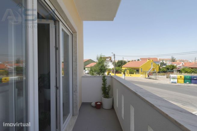 São Domingos de Rana - Apartamento T2 recente com suite e garagem-7