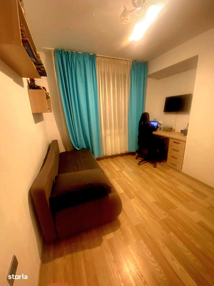 Vanzare Apartament 3 camere/loc parcare/boxa ,Tractorul, BRASOV-2