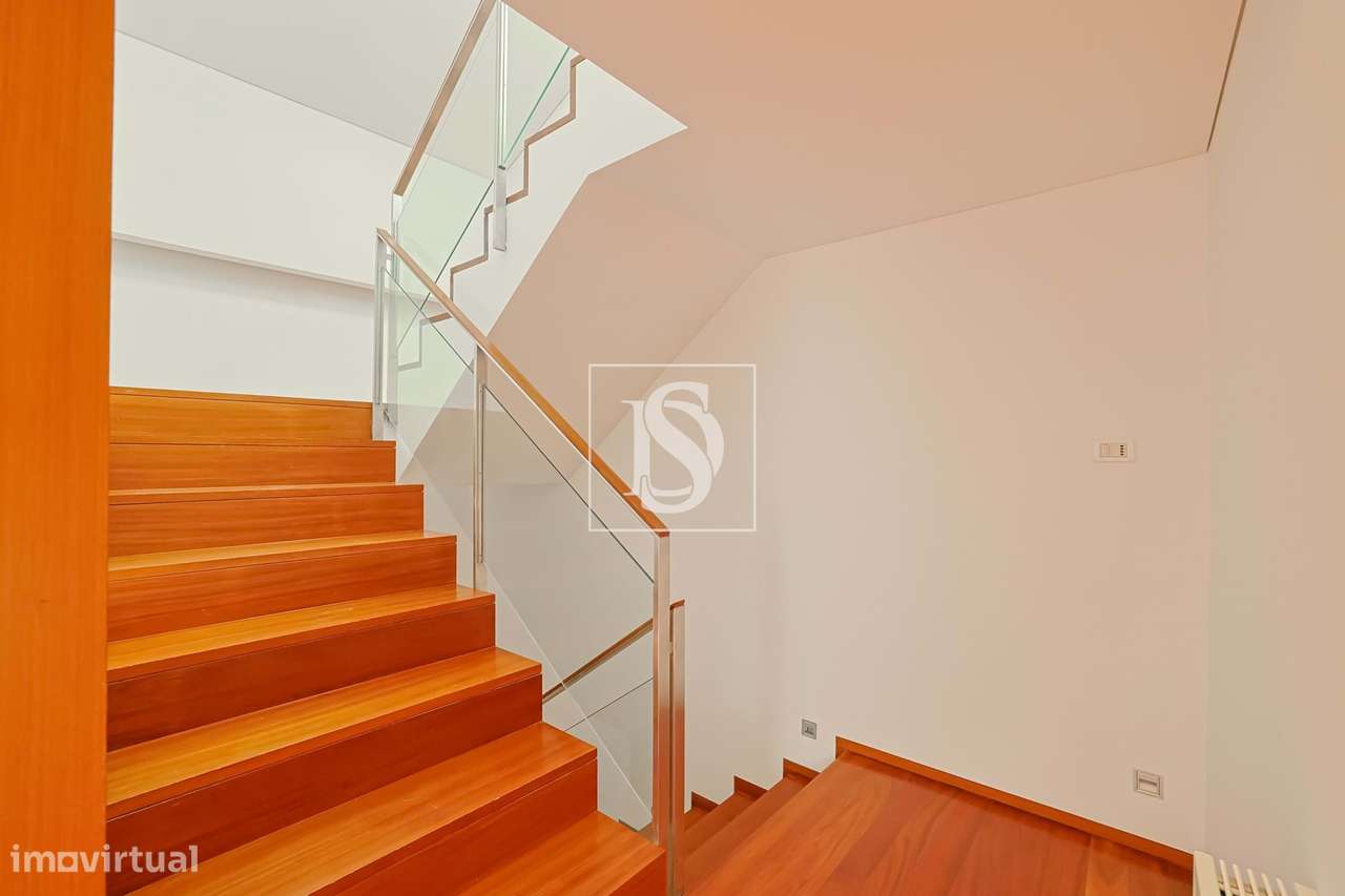 Moradia T3 individual com jardim e garagem na Póvoa de Varzim-13